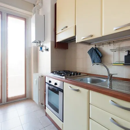 Guesthost - Milano- Lorenteggio Balcony *