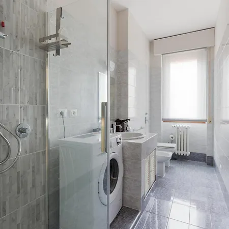 Guesthost - Naba Elegant & Spacious With 3 Balconies * Milán