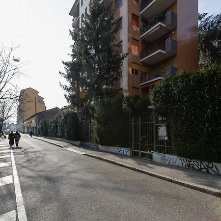 Guesthost - Naba Elegant & Spacious With 3 Balconies