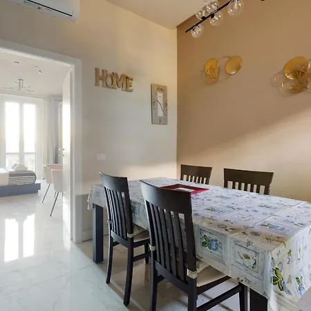 Guesthost - Bright With Balcony - Piazzale Loreto Apartman *