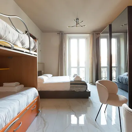 Guesthost - Bright With Balcony - Piazzale Loreto *