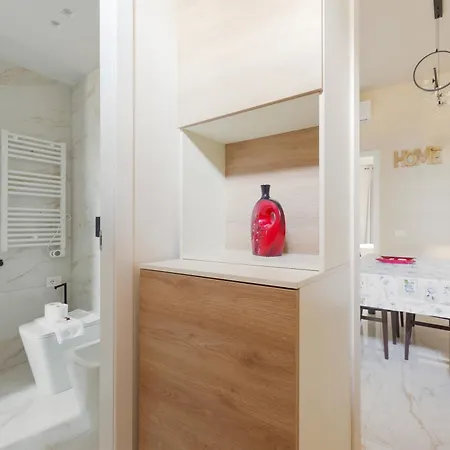 Guesthost - Bright With Balcony - Piazzale Loreto