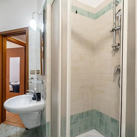 Apartment Guesthost - Naviglio Pavese Comfortable With Balcony! Mailand