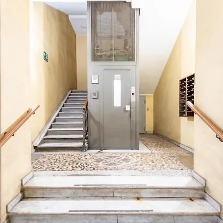 Apartamento Guesthost - Brera Escape! Exclusive Roomy Flat Milán