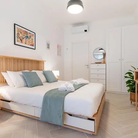 아파트 Cozy 1 Bdr - Downtown Navigli, Duomo *