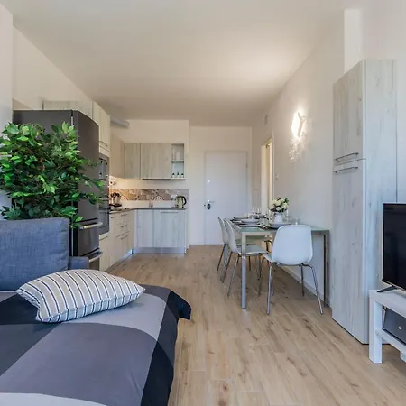 Prime Living Merlata - Balcony * Mailand