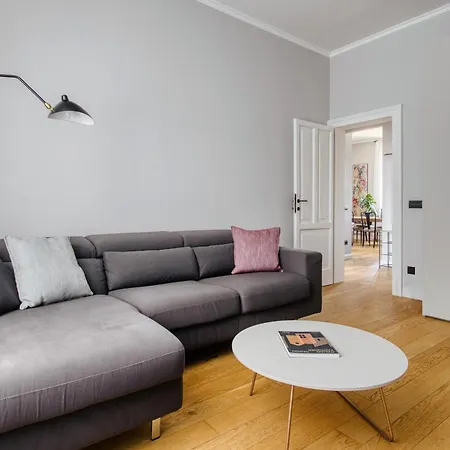 Hostmate - - Zara 61