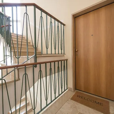 Bright & Cozy 2 Bedroom Flat 50m From M4 Stop * Milan