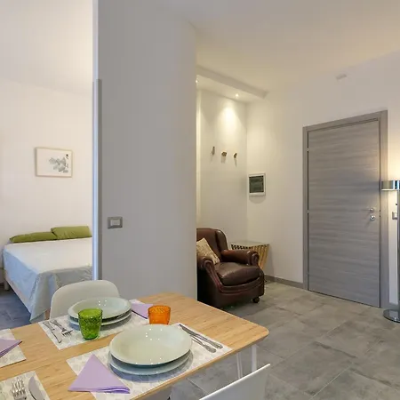 Joivy Modern With Balcony Near Μιλάνο