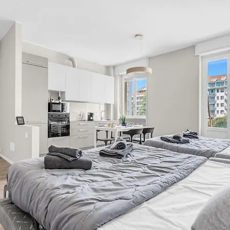 Ri9 -prada- Super Large And *