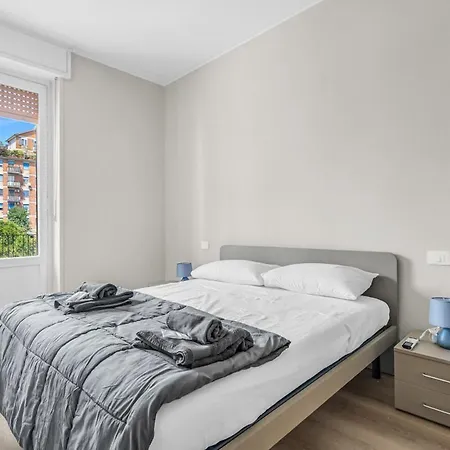 Ri9 -prada- Super Large And * מילאנו