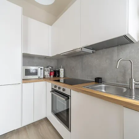 Stylish Porta Romana With Terrace Appartamento Milano