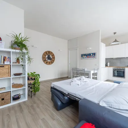 Stylish Porta Romana With Terrace Appartamento *