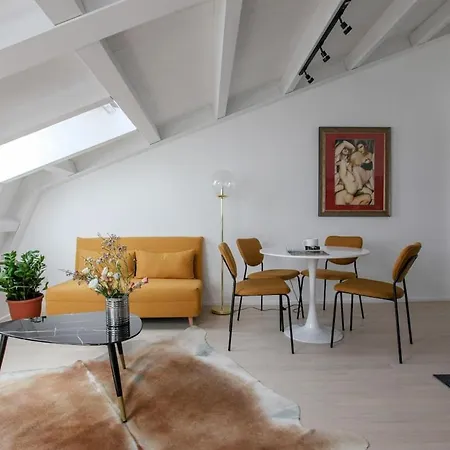 Apartamento Newly Renovated Bright Penthouse