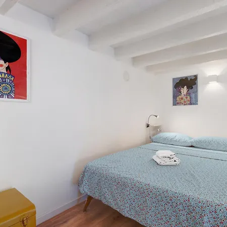 Lägenhet L Angolo Di Giulia, Tradizionale Casa Di Ringhiera *