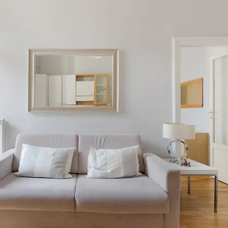 Guesthost - Citta Studi Balcony Milano