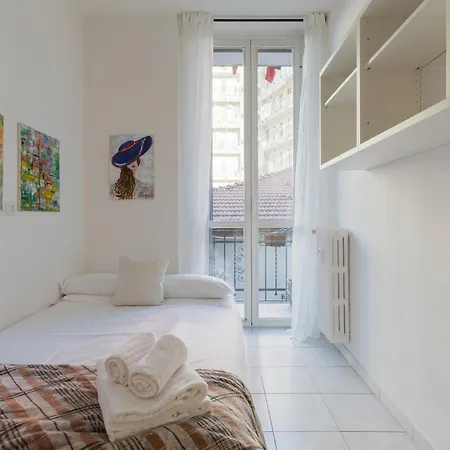 Appartement Guesthost - Yellow Charm - With Two Bedrooms In Milan