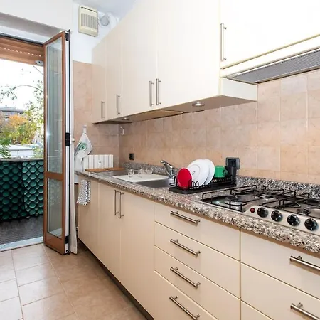 Spacious Near Bocconi * 밀라노