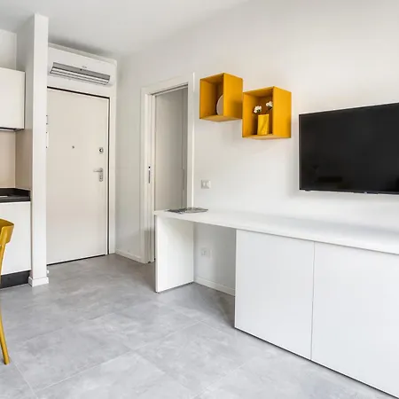 Hostmate - - Genesio -maciachini * Milano