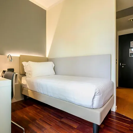 Hotell 43 Station 3*
