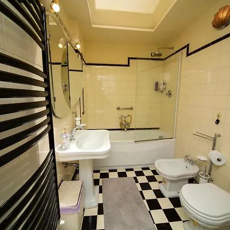 Апартаменты Centrale-luxury With Garden Terrace *