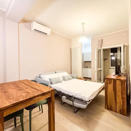 Nel Cuore Di Via Tortona Milan