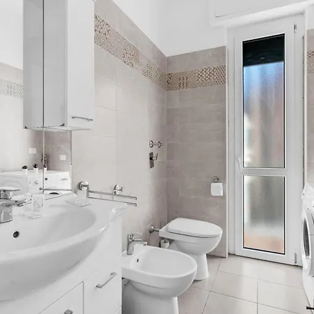 Ap52 - 10 Minutes From Station - ميلان