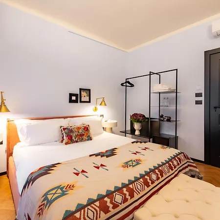 V-collection Solferino بيت ضيافة 3*