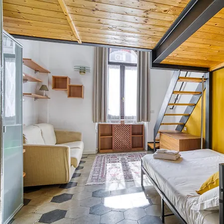 Daire Loft Maderno - Elegant Space 20 Mins From Duomo With One Bedroom For 4 People