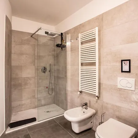 Luxury House In Verro 80 Mq מילאנו