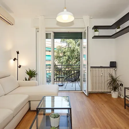 Appartamento Family Friendly & Spacious W Balcony Metro Milano