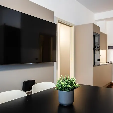 Luxury House In Verro 80 Mq מילאנו