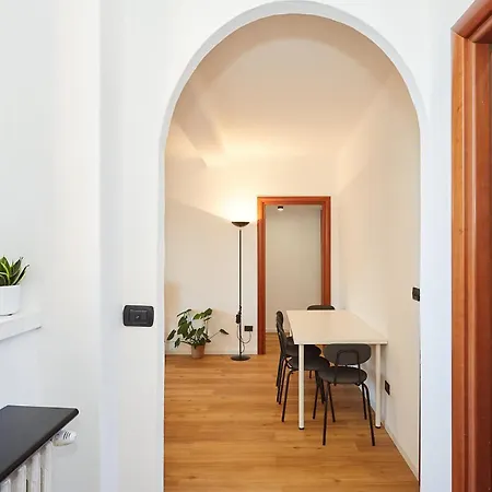 Appartamento Family Friendly & Spacious W Balcony Metro Milano
