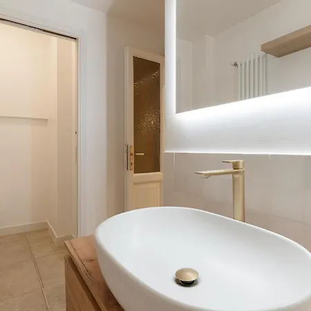 Apartment Porta Romana - Lusso E Calore In Un Bilocale Di Design