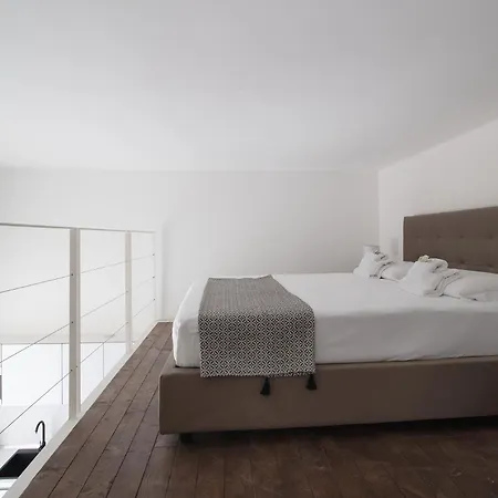 The Vertical House - Elegant Refuge On Two Floors Milano