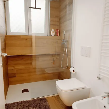 Carlo - 15 Min From Duomo 아파트