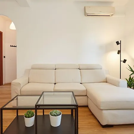 Family Friendly & Spacious W Balcony Metro * Milano