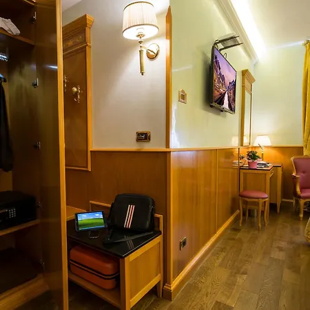 Otel Vittoria 4*
