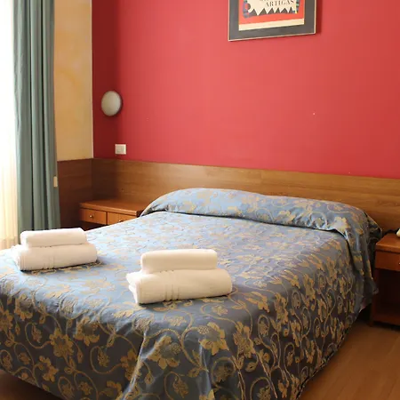 Club Hotel 3*