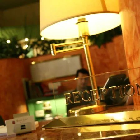 Ξενοδοχείο Albert Hotel