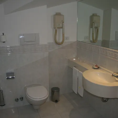 Albert Hotel Ξενοδοχείο