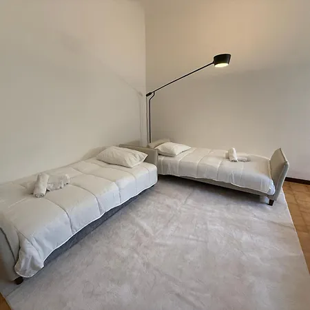 Holiday home 70s Vibes Flat Close To Bocconi Milan