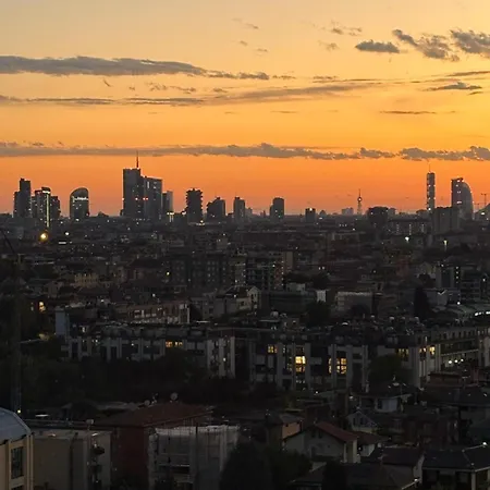 度假居 Skyline15-elegant Panoramic Apartment-metro M1- Only 20 Minutes From Cathedral 米兰