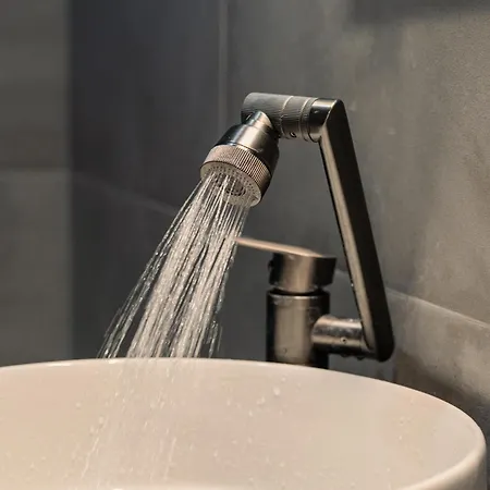 Petrella بيت شباب ميلان