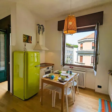 Charming With Balcony - Porta Romana Mediolan
