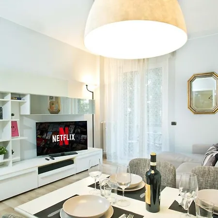 Cozy 5 Posti Letto - 15 Minuti Dal Duomo - Metro M1 A 4 Minuti - Ac - Wifi - Netflix Daire Milano