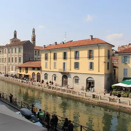 A Window On The Naviglio - B Milano