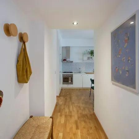 - Bright And Quiet In Isola - Garibaldi Apartman