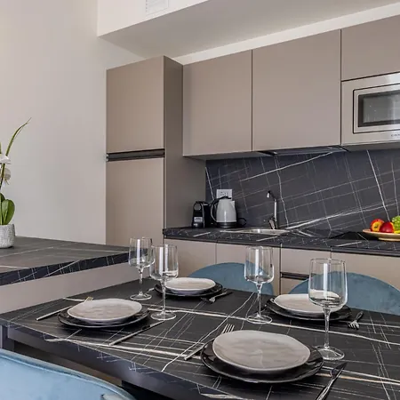 Navigli Eleganza Moderna Con Luce Naturale Milano