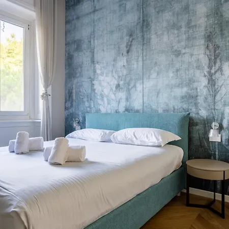 Design Nearby Duomo * ميلان